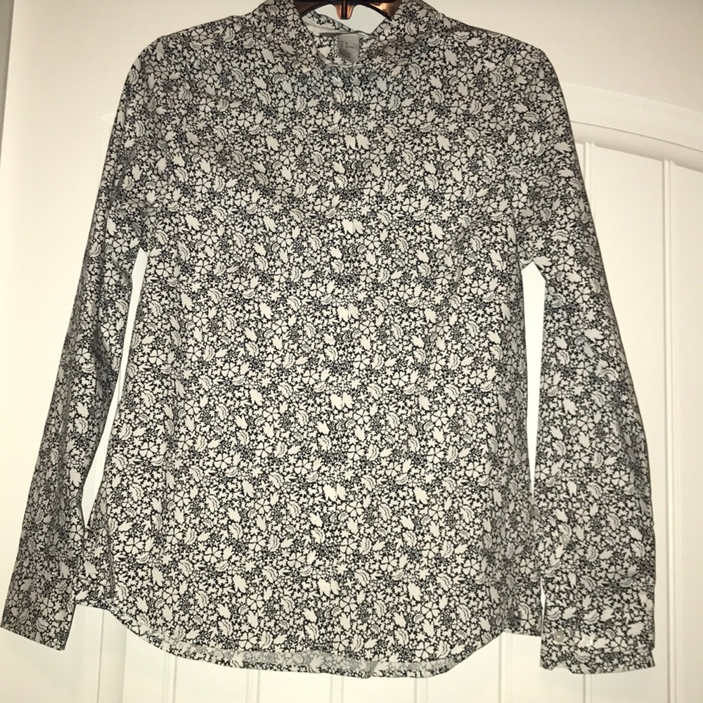 Black and whit blouse